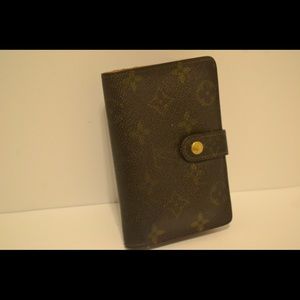 Louis Vuitton wallet kisslock